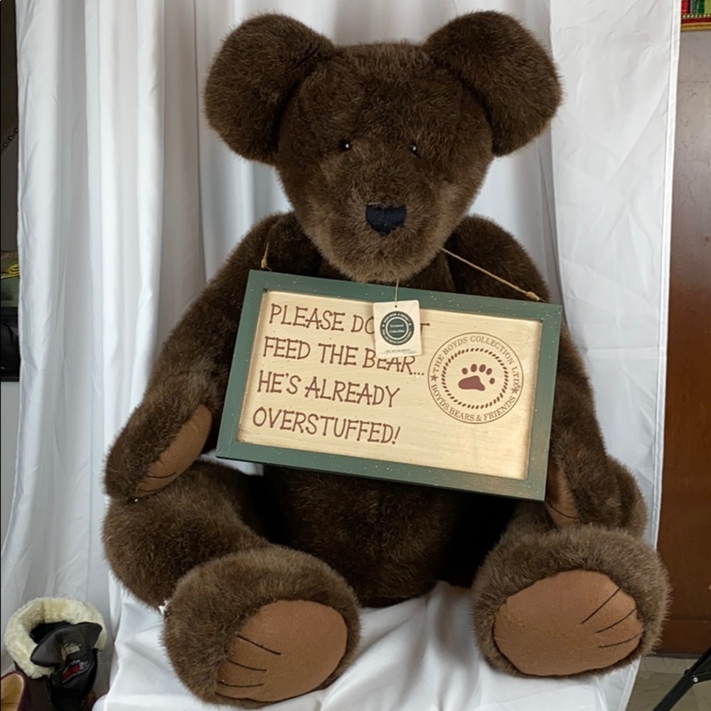 Boyd’s plush bear (big ben bear hugs) w/ tags